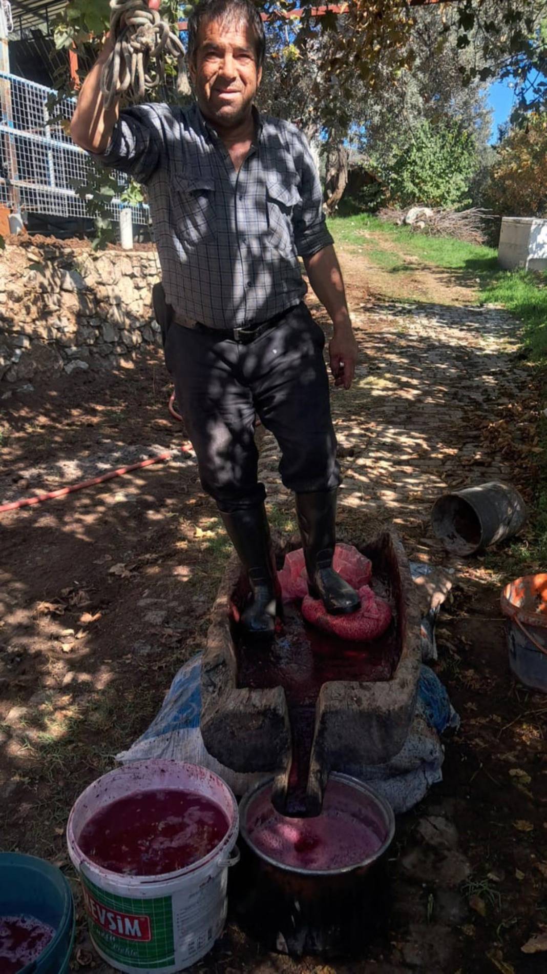 Geleneksel yöntemle nar ekşisi üretimi sürüyor! Önce eziliyor, sonra kaynatılıyor: Katkısız, doğal üretim yapılıyor 2